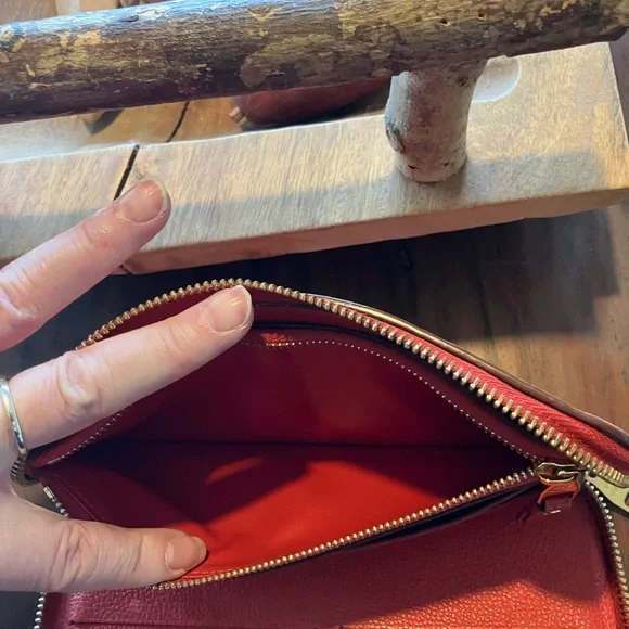 Louis Vuitton zip around Embossed Wallet in good used condition! - Picture 11 of 16